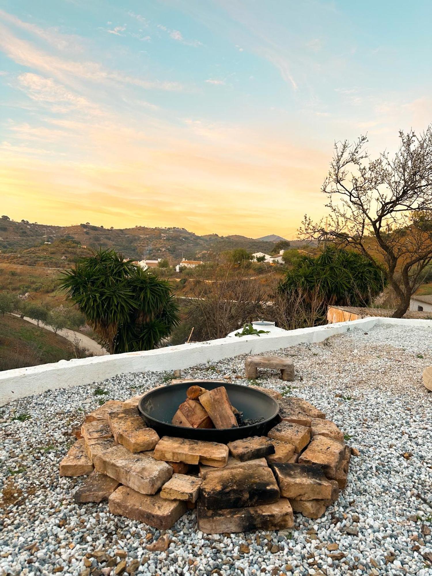 Romantic Accommodation - Hottub & Sauna Almogia Bagian luar foto